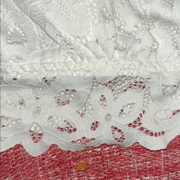 Chic White Floral Lace Bralette - Picture 3 of 5